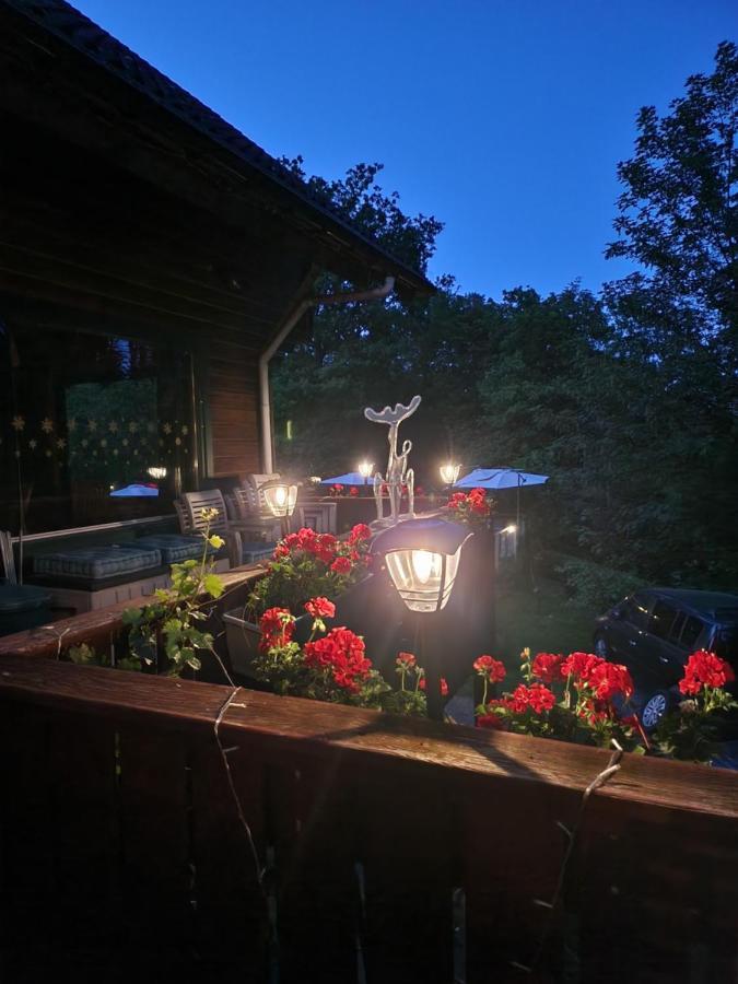 Le Chalet Du Cerf - Chambre D'Hote Somme-Leuze Екстер'єр фото